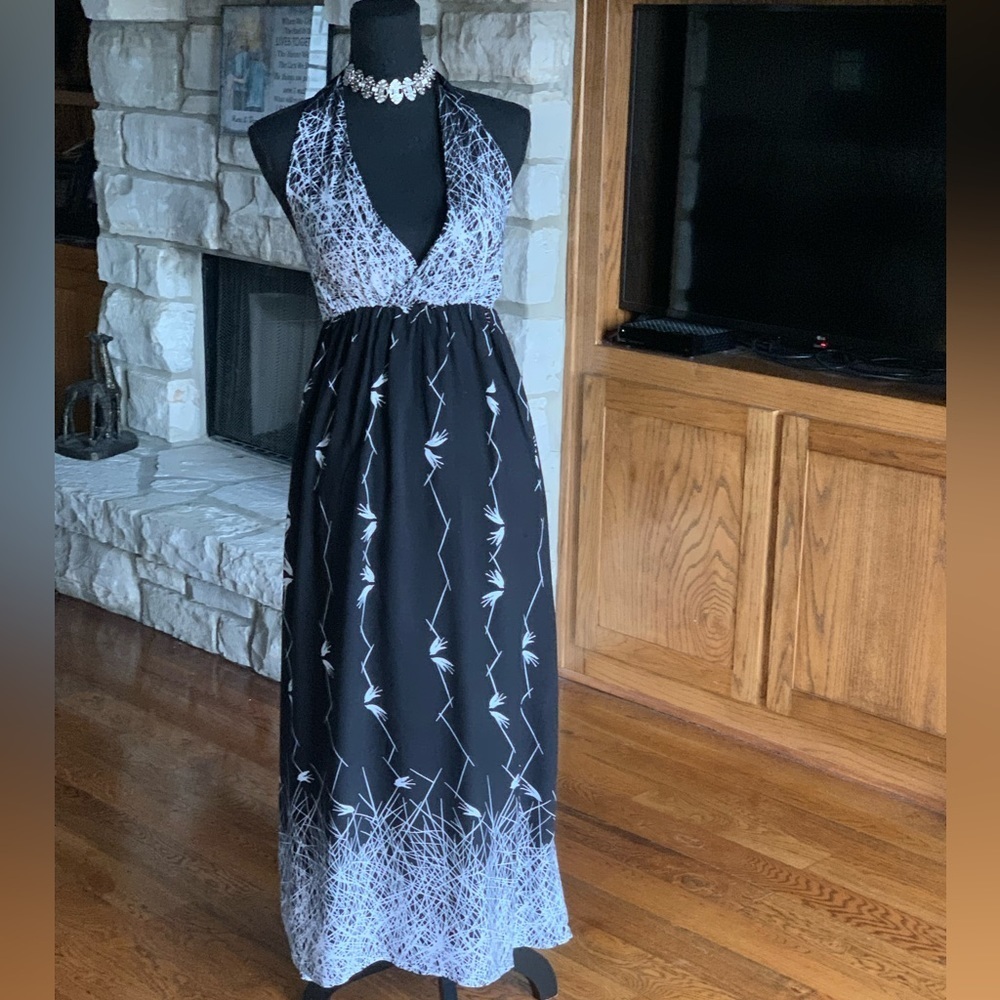Bohemian Black and White Halter Maxi Dress‎